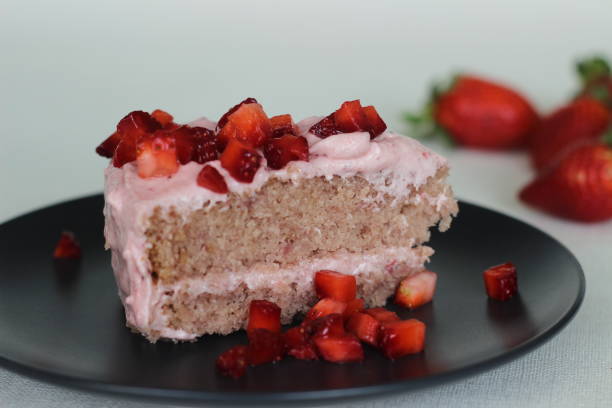 Strawberry Earthquake Cake