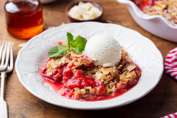 Strawberry Rhubarb Crisp