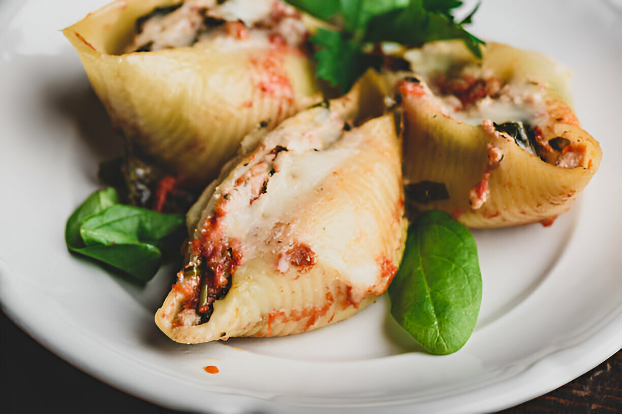 Beef-Stuffed Shells with Creamy Ricotta Filling