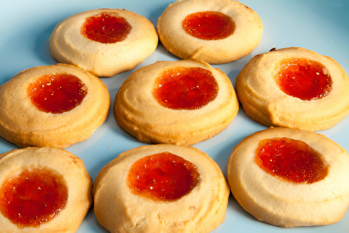 Cheesy Thumbprint Appetizers with Hot Pepper Jelly