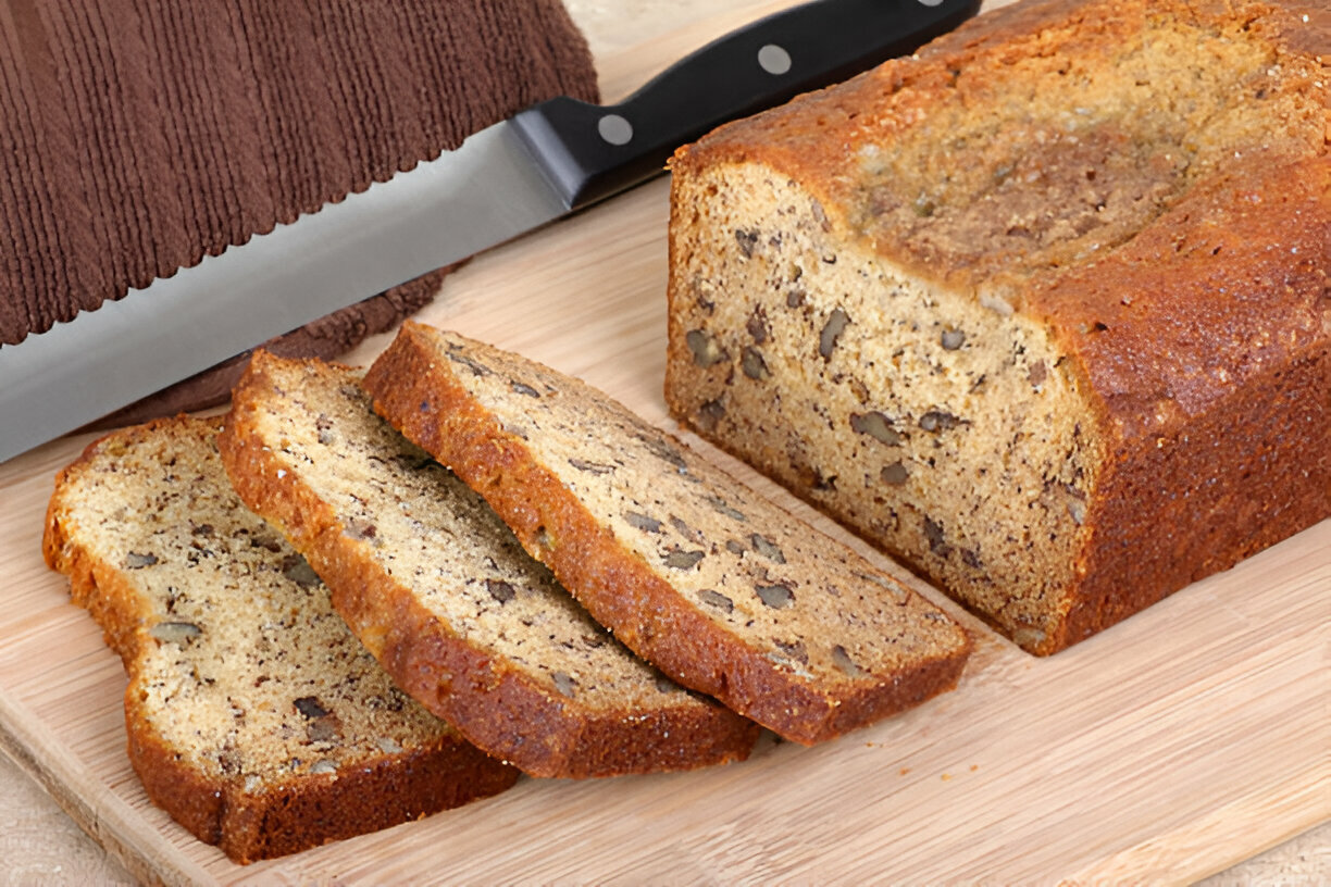 EASY CHOCOLATE CHIP BANANA BREAD