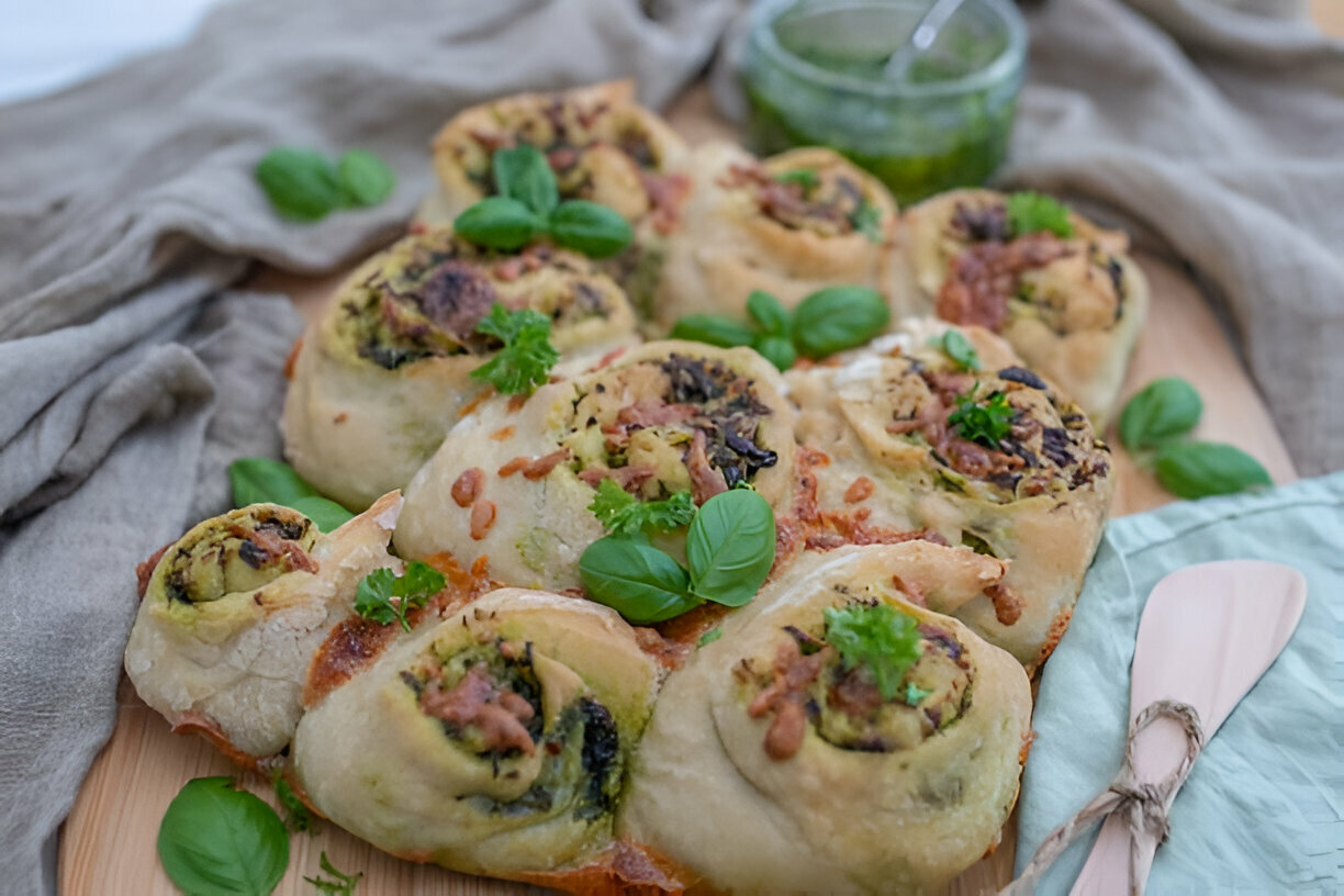 Herb & Garlic Swirl Rolls