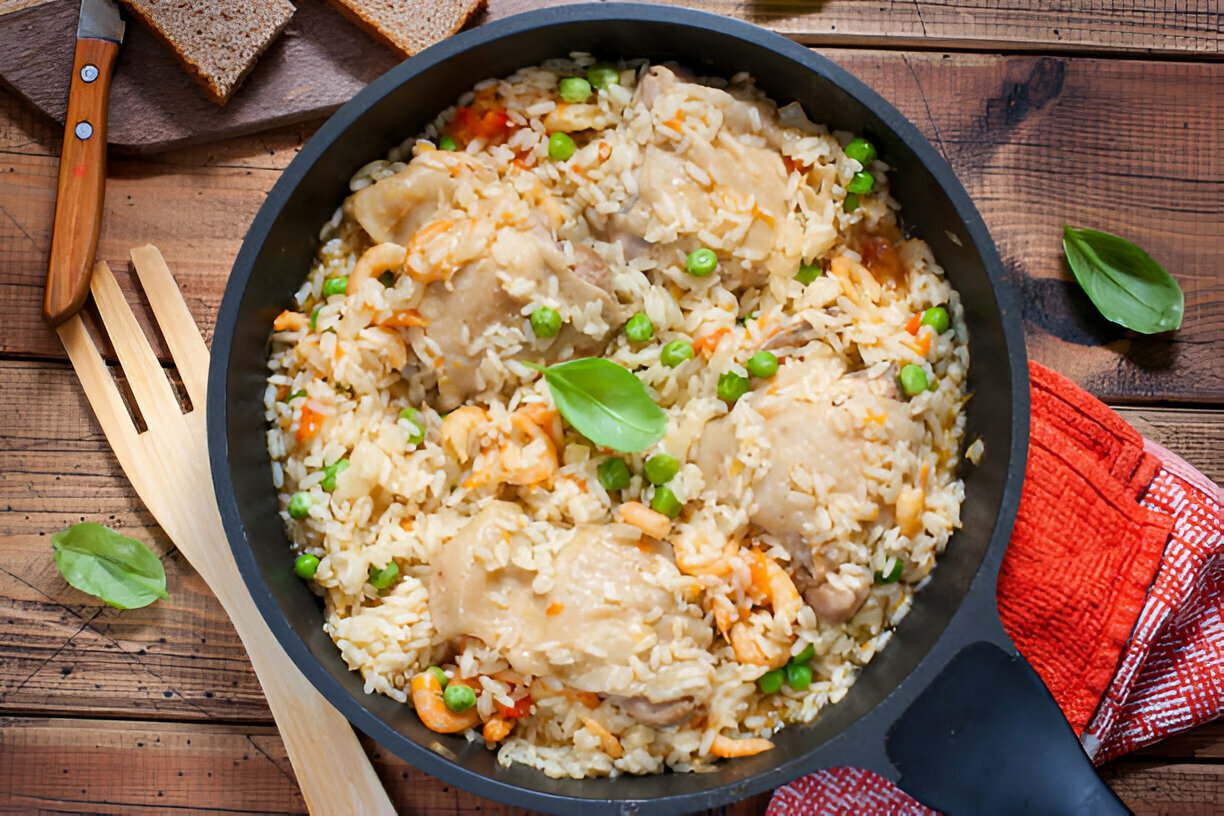 Savory Southern-Style Smothered Chicken and Rice