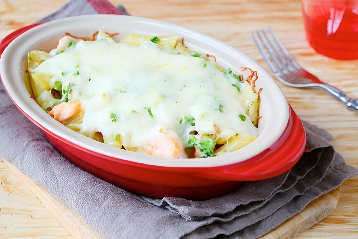 Shrimp Lasagna with White Sauce and Cheese