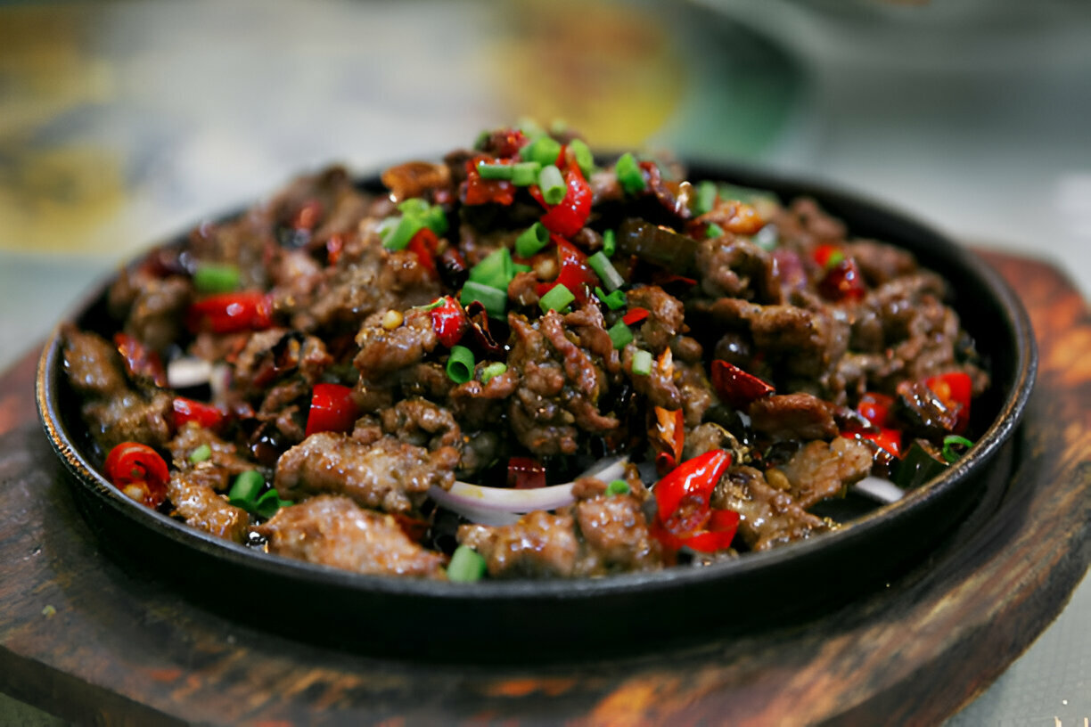 Sizzling Chinese Pepper Steak with Onions