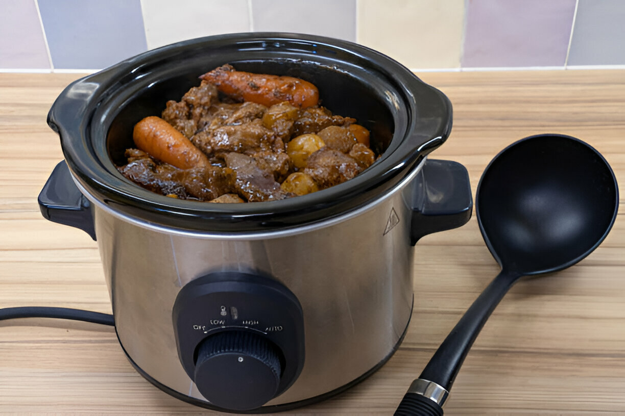 Slow Cooker Garlic Butter Beef Bites & Potatoes