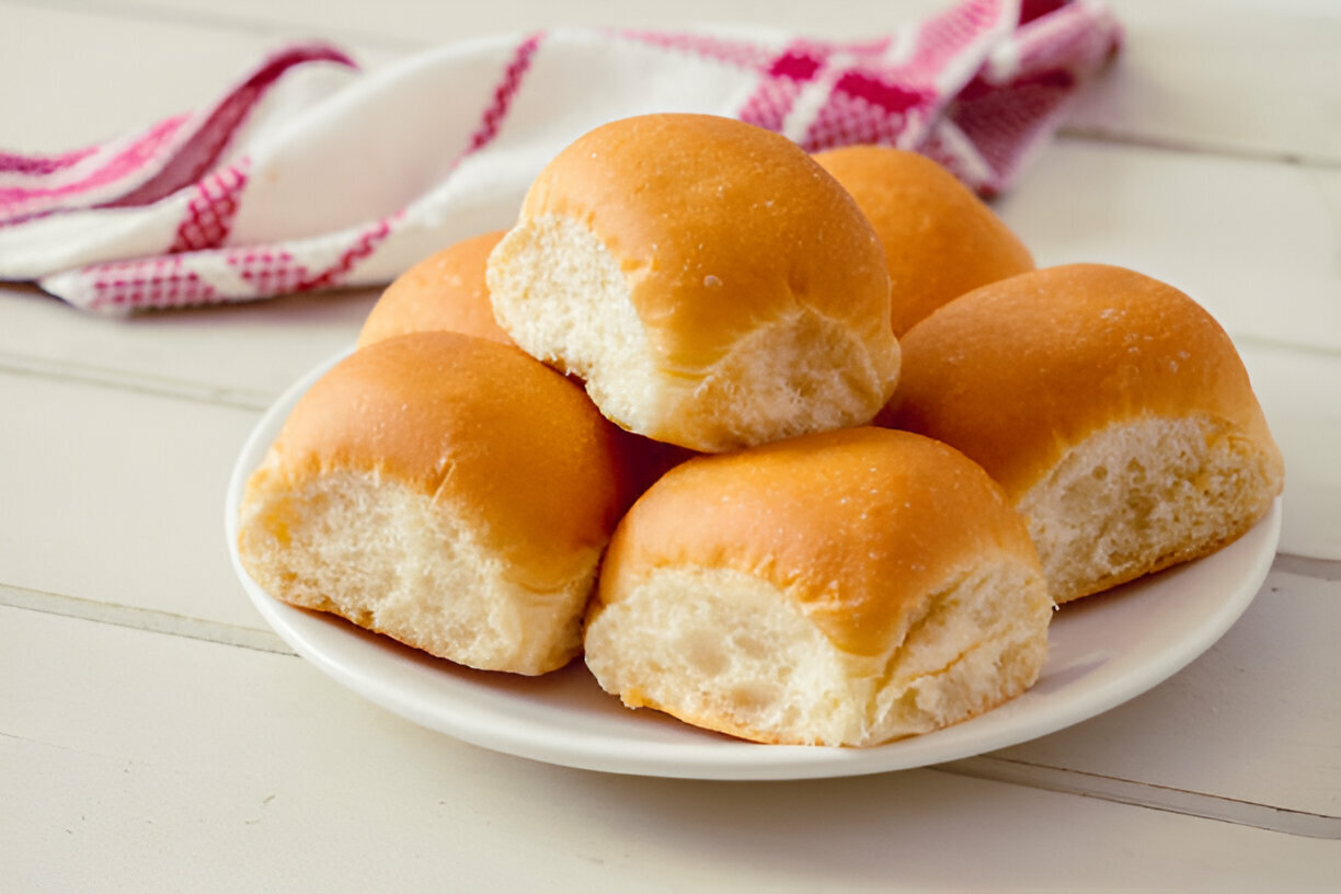 Soft Dinner Rolls (VIDEO)